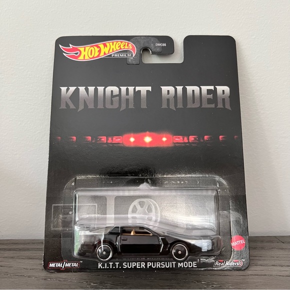Hot Wheels PREMIUM - Knight Rider - K.I.T.T. Super Pursuit Mode - Picture 1 of 4